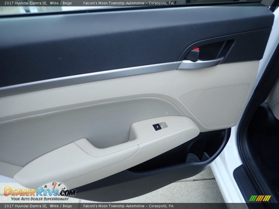 2017 Hyundai Elantra SE White / Beige Photo #18
