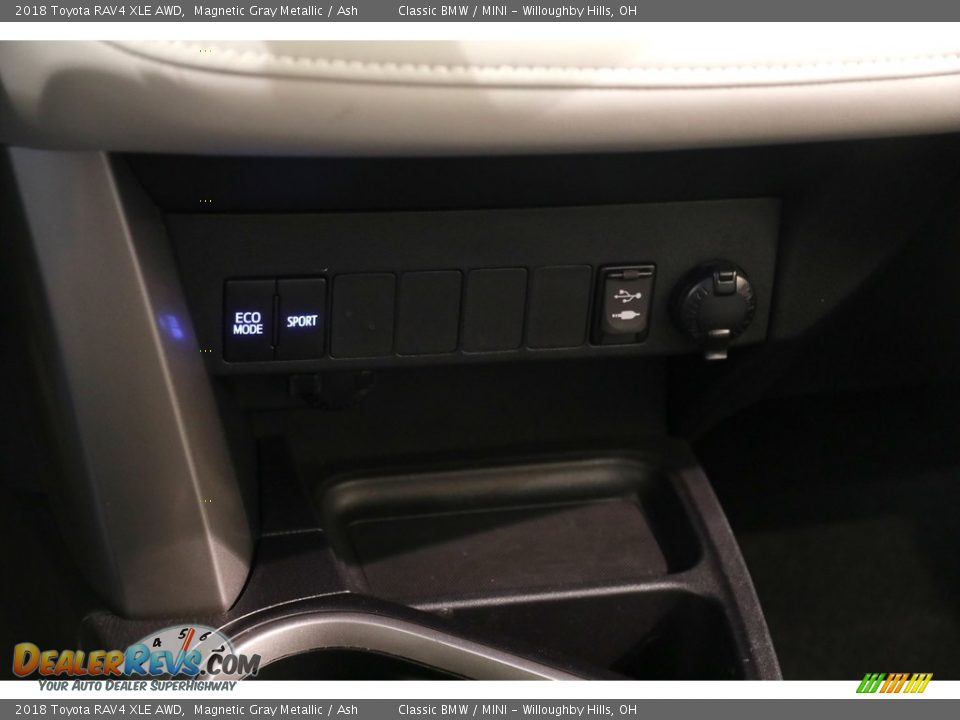 2018 Toyota RAV4 XLE AWD Magnetic Gray Metallic / Ash Photo #13