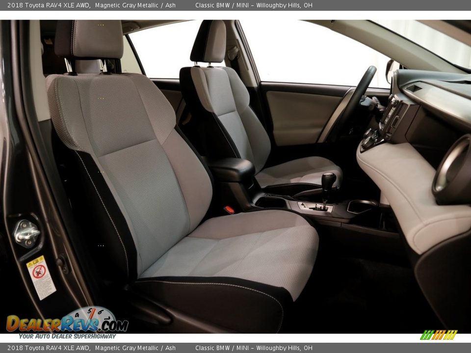 2018 Toyota RAV4 XLE AWD Magnetic Gray Metallic / Ash Photo #15