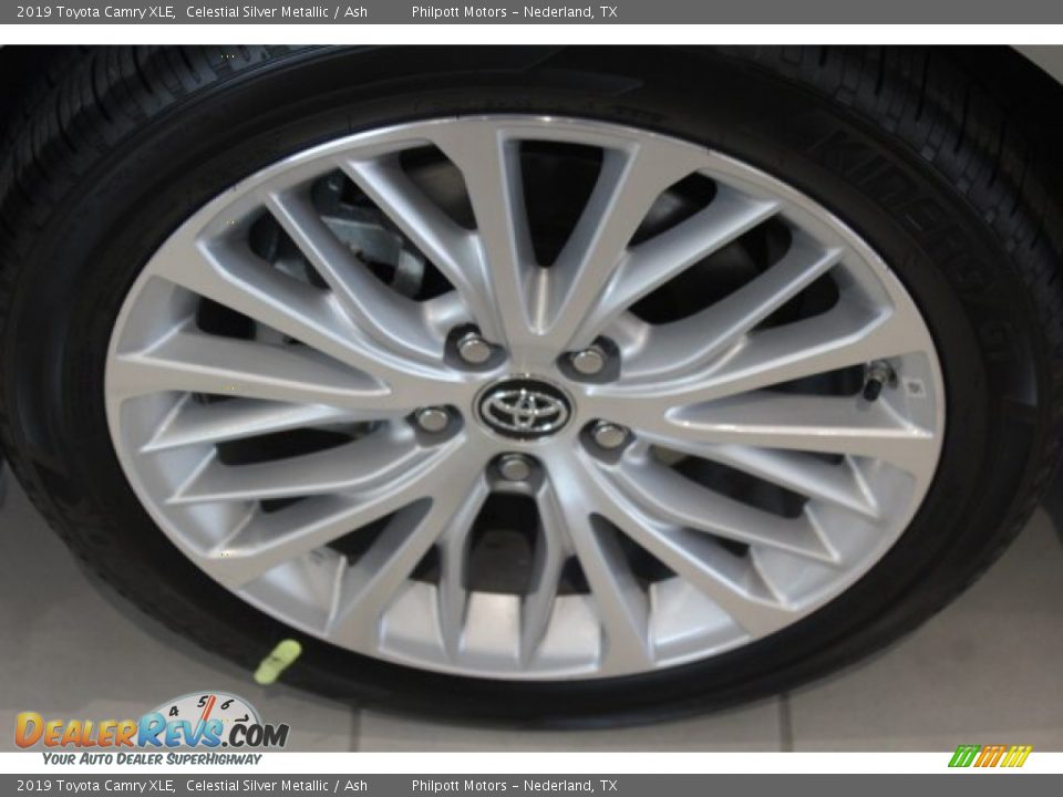 2019 Toyota Camry XLE Celestial Silver Metallic / Ash Photo #4