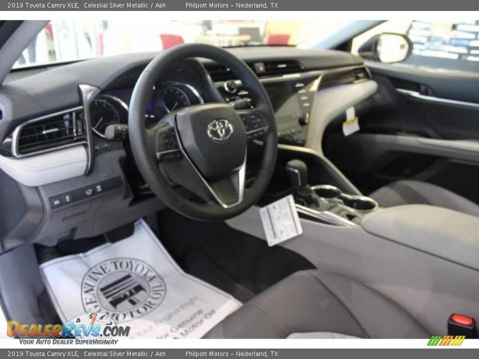 2019 Toyota Camry XLE Celestial Silver Metallic / Ash Photo #10