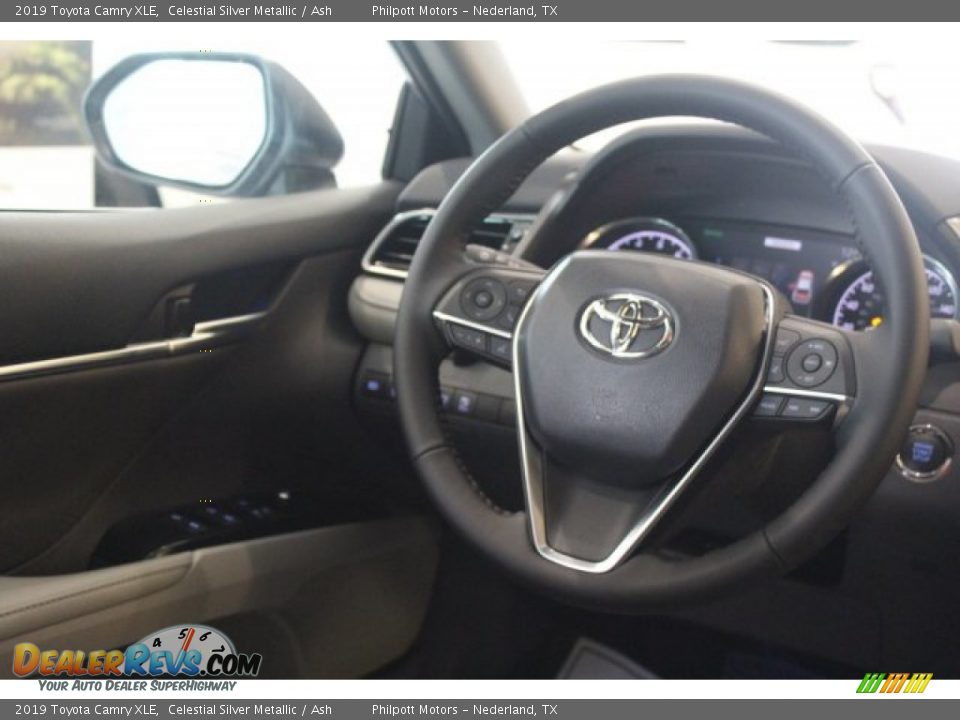 2019 Toyota Camry XLE Celestial Silver Metallic / Ash Photo #29