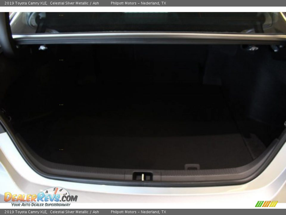 2019 Toyota Camry XLE Celestial Silver Metallic / Ash Photo #30