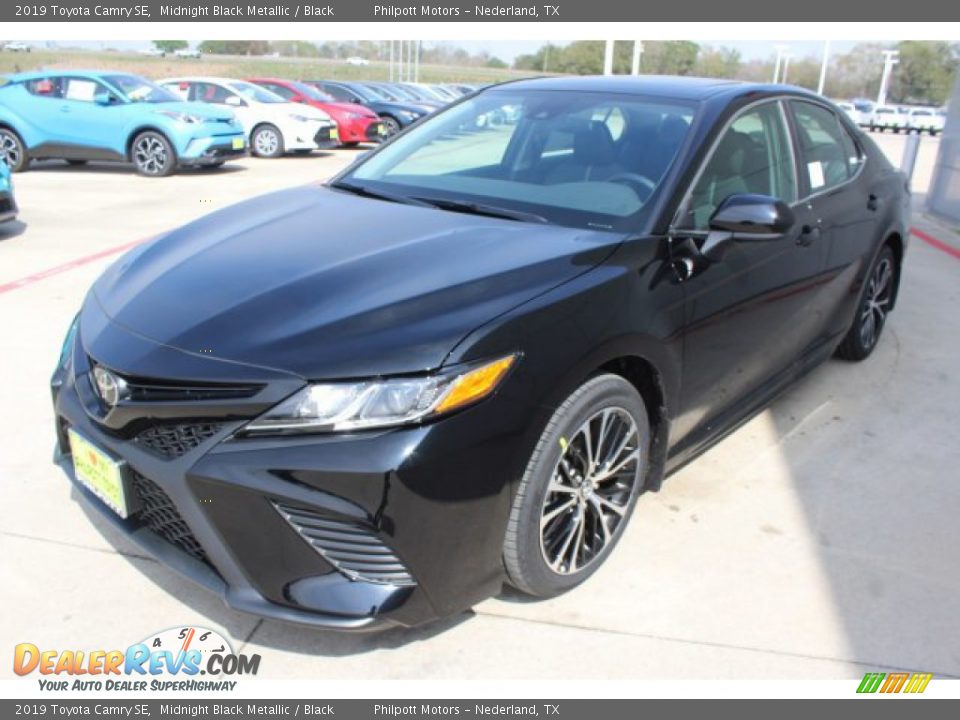 2019 Toyota Camry SE Midnight Black Metallic / Black Photo #4