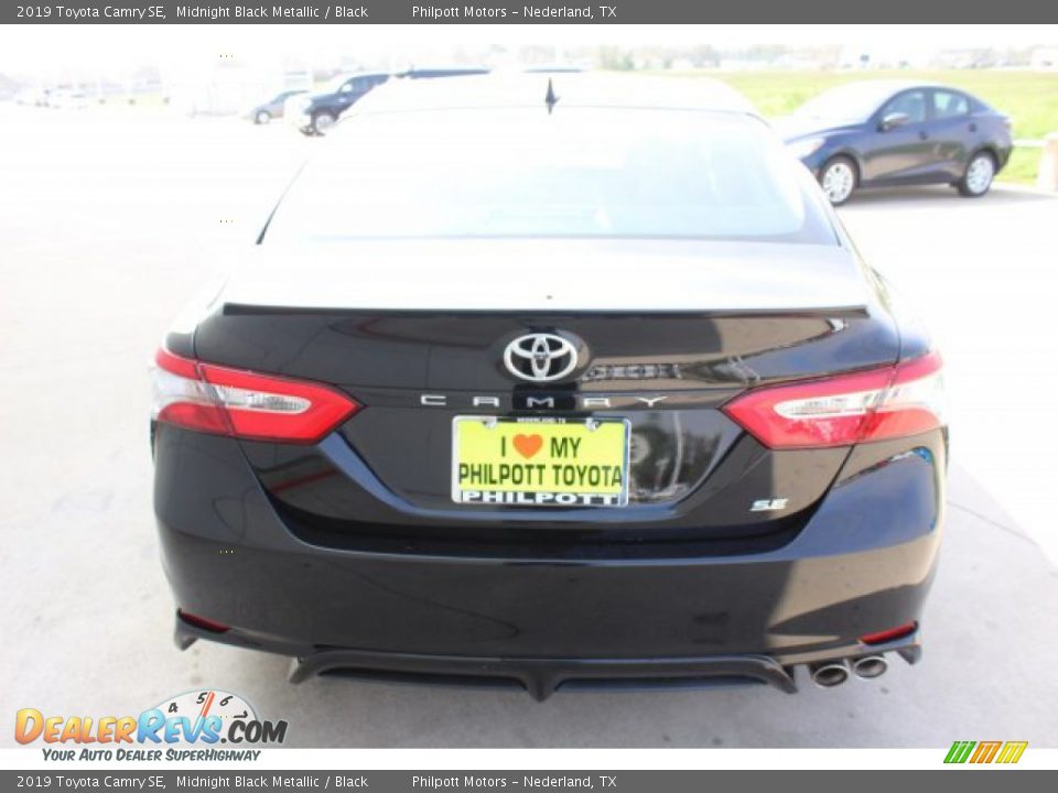 2019 Toyota Camry SE Midnight Black Metallic / Black Photo #8