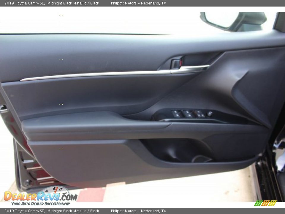 2019 Toyota Camry SE Midnight Black Metallic / Black Photo #10