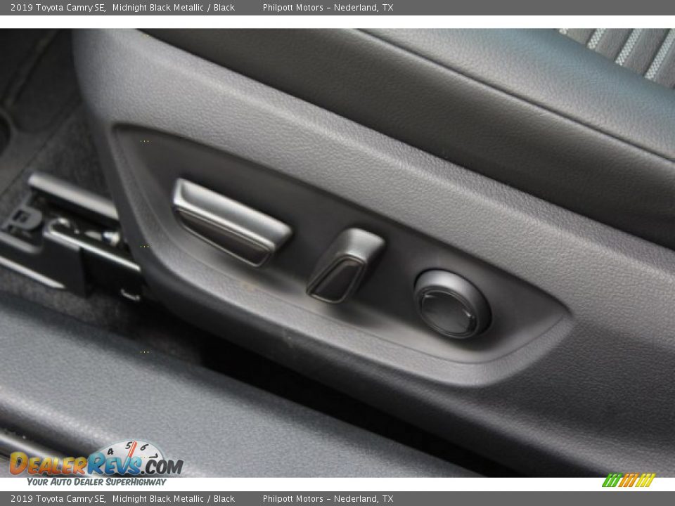 2019 Toyota Camry SE Midnight Black Metallic / Black Photo #11