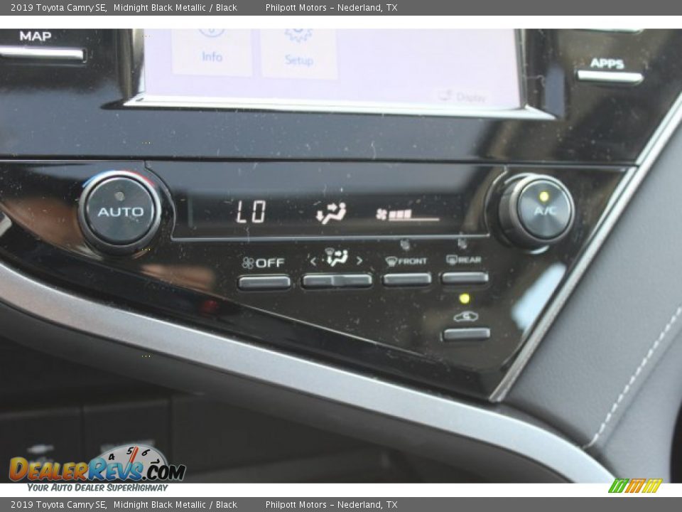 2019 Toyota Camry SE Midnight Black Metallic / Black Photo #16
