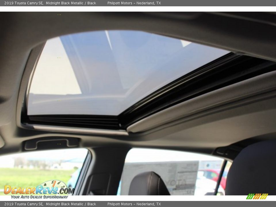 2019 Toyota Camry SE Midnight Black Metallic / Black Photo #23