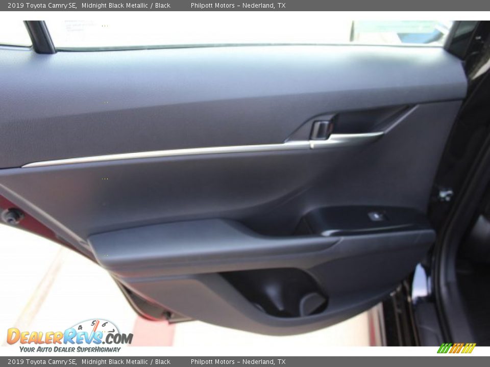 2019 Toyota Camry SE Midnight Black Metallic / Black Photo #24