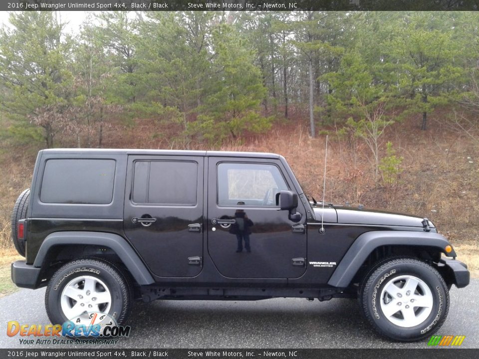 2016 Jeep Wrangler Unlimited Sport 4x4 Black / Black Photo #5