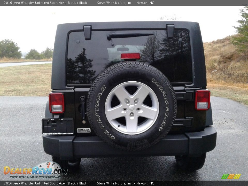 2016 Jeep Wrangler Unlimited Sport 4x4 Black / Black Photo #7