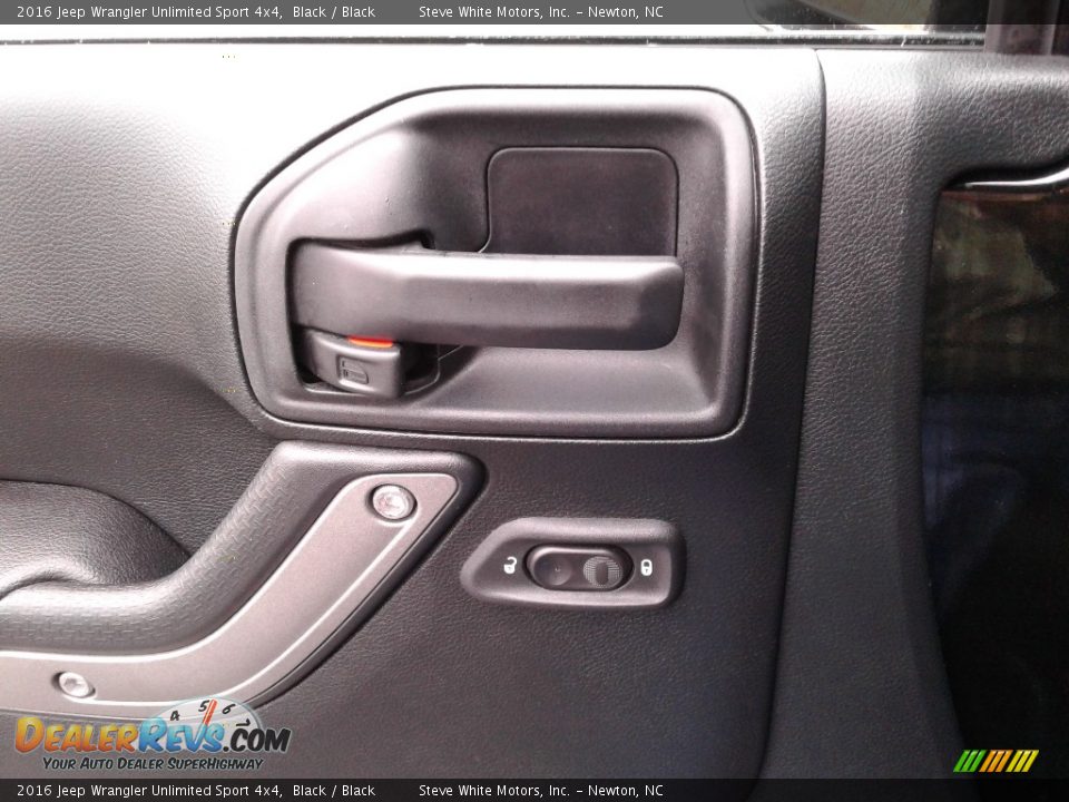 2016 Jeep Wrangler Unlimited Sport 4x4 Black / Black Photo #9