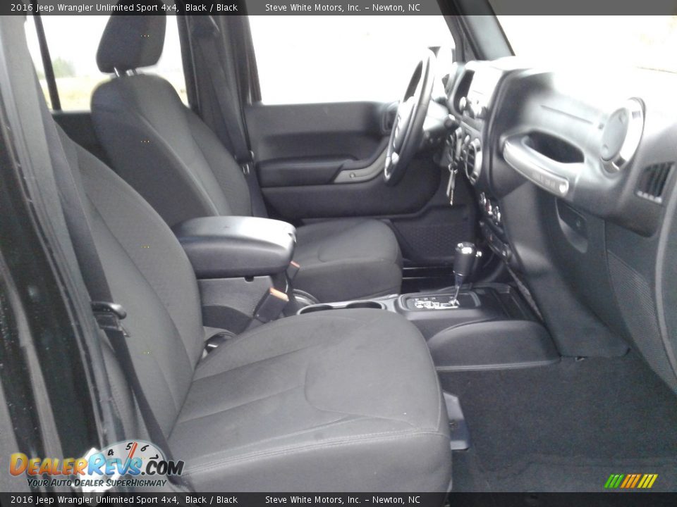 2016 Jeep Wrangler Unlimited Sport 4x4 Black / Black Photo #14