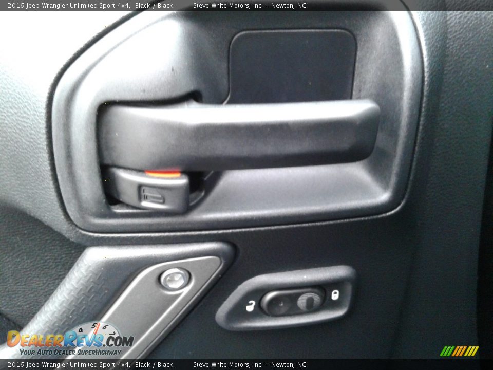 2016 Jeep Wrangler Unlimited Sport 4x4 Black / Black Photo #15