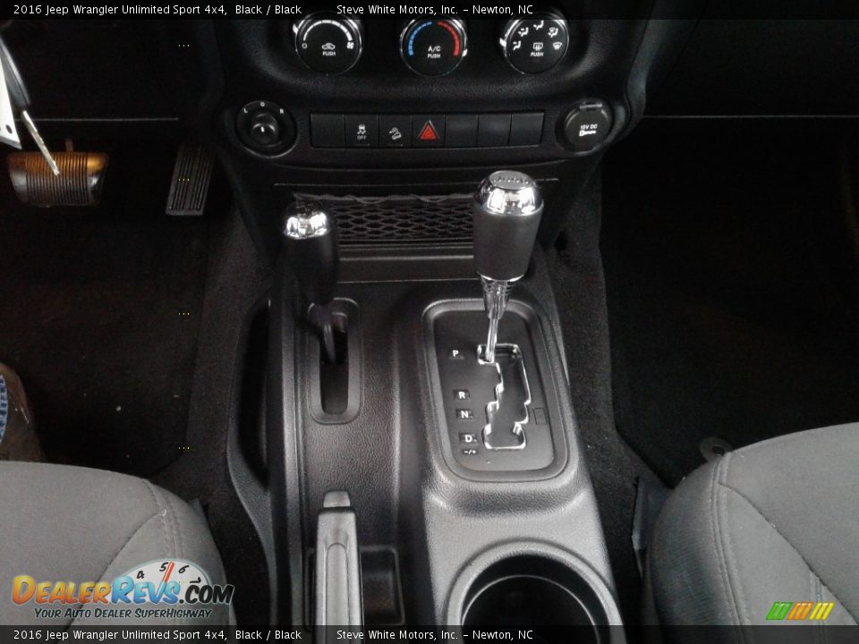 2016 Jeep Wrangler Unlimited Sport 4x4 Black / Black Photo #23
