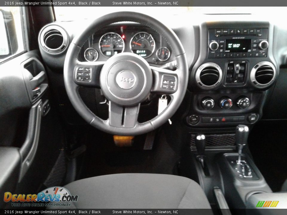 2016 Jeep Wrangler Unlimited Sport 4x4 Black / Black Photo #25