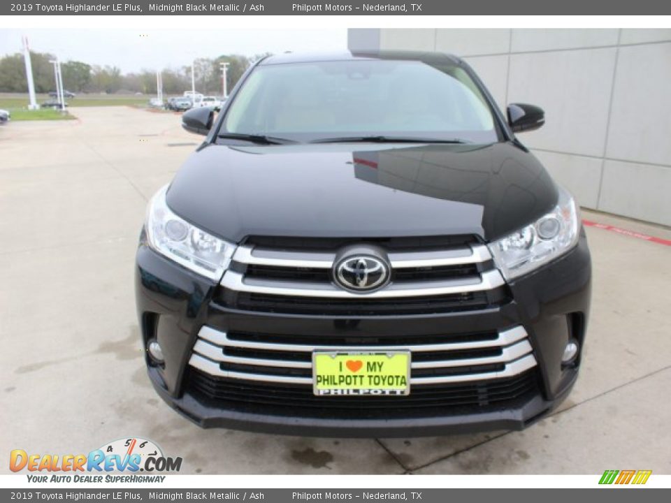 2019 Toyota Highlander LE Plus Midnight Black Metallic / Ash Photo #2