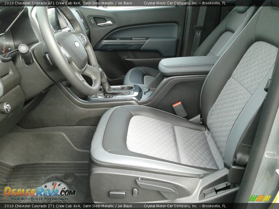 Front Seat of 2019 Chevrolet Colorado Z71 Crew Cab 4x4 Photo #9