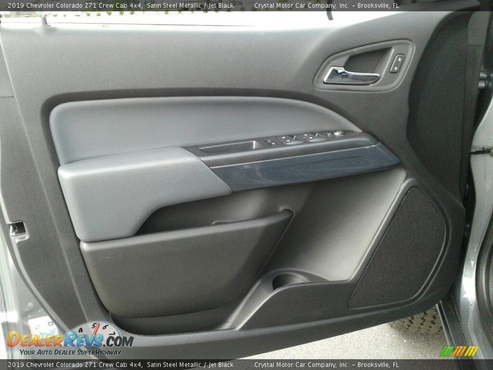 Door Panel of 2019 Chevrolet Colorado Z71 Crew Cab 4x4 Photo #17