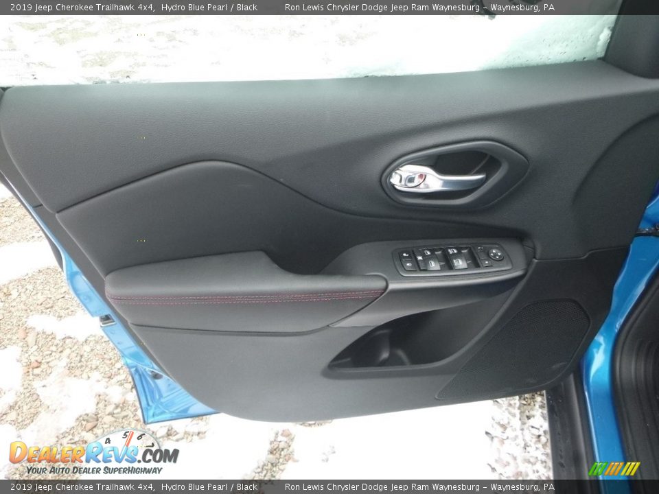 2019 Jeep Cherokee Trailhawk 4x4 Hydro Blue Pearl / Black Photo #13