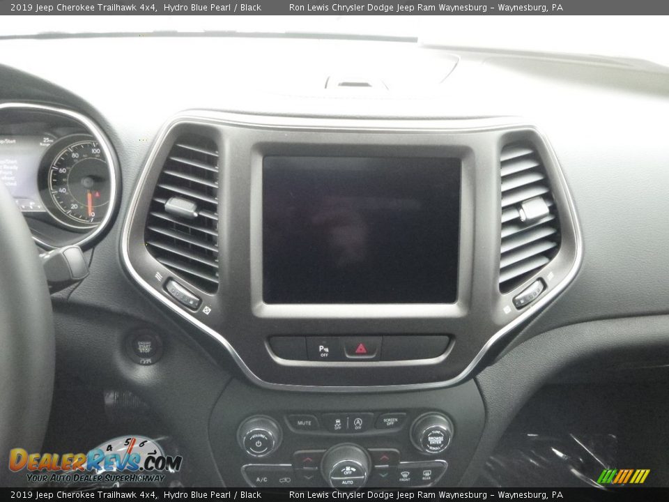 2019 Jeep Cherokee Trailhawk 4x4 Hydro Blue Pearl / Black Photo #16