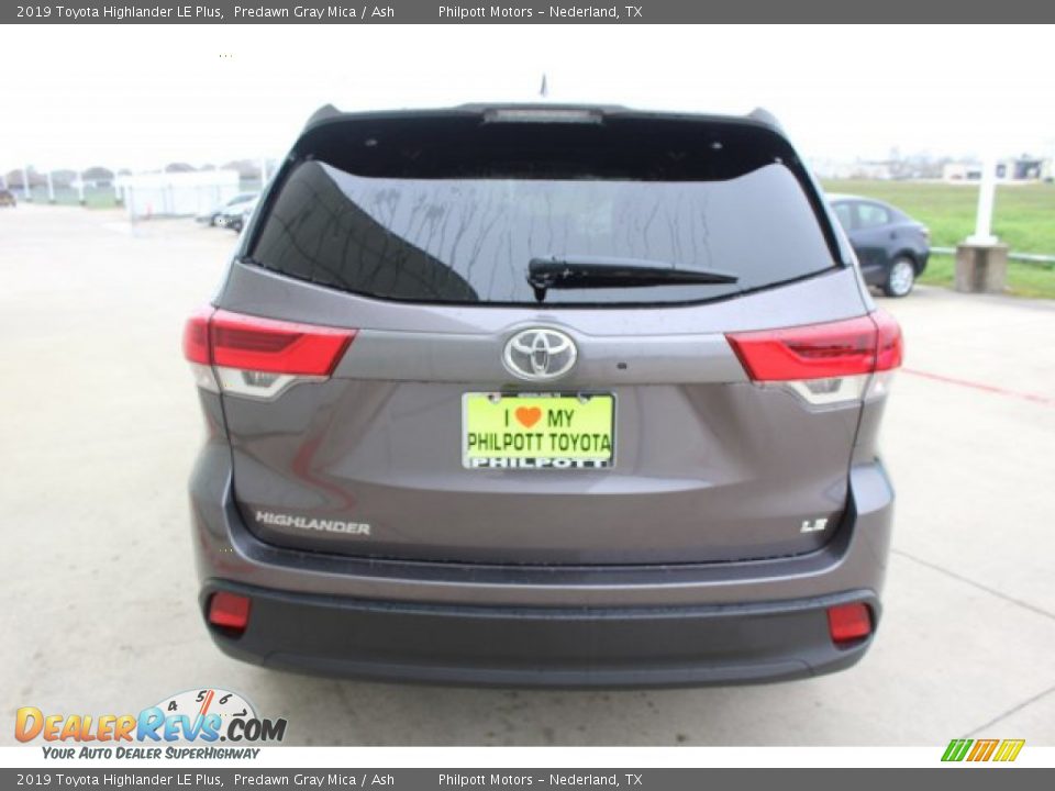 2019 Toyota Highlander LE Plus Predawn Gray Mica / Ash Photo #7