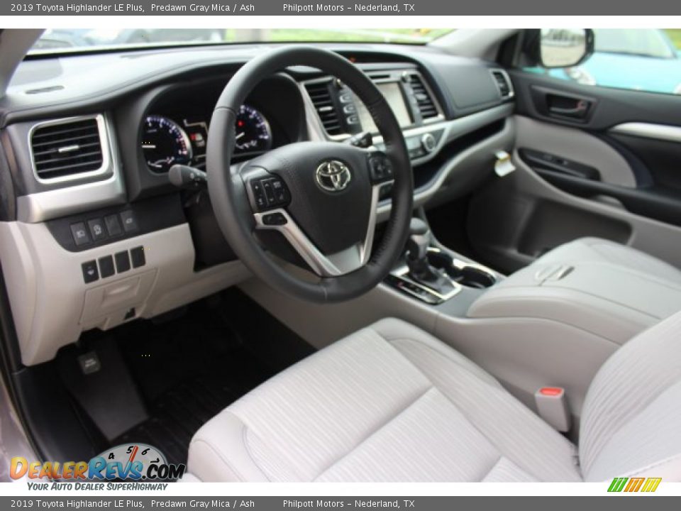 2019 Toyota Highlander LE Plus Predawn Gray Mica / Ash Photo #11