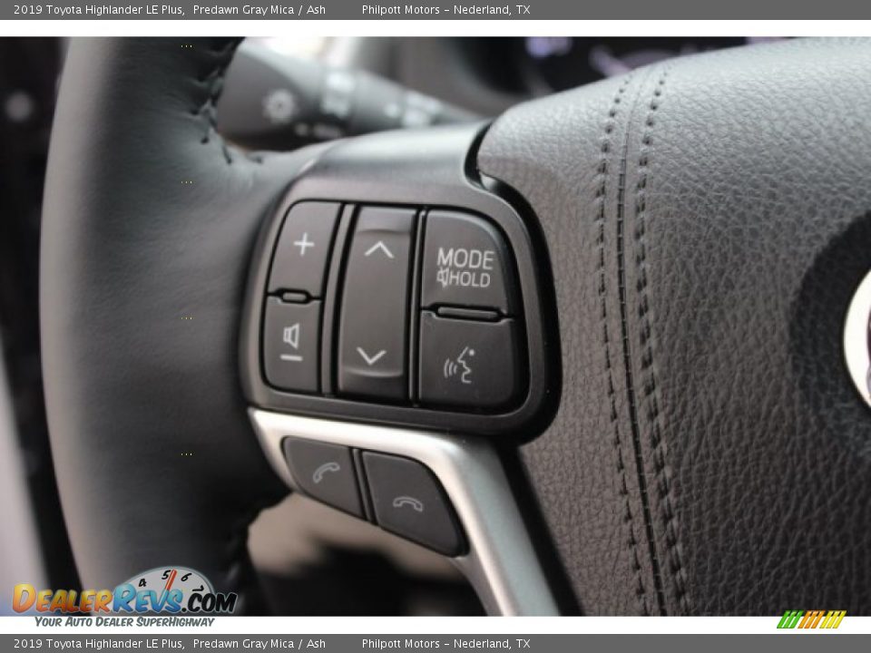 2019 Toyota Highlander LE Plus Predawn Gray Mica / Ash Photo #19