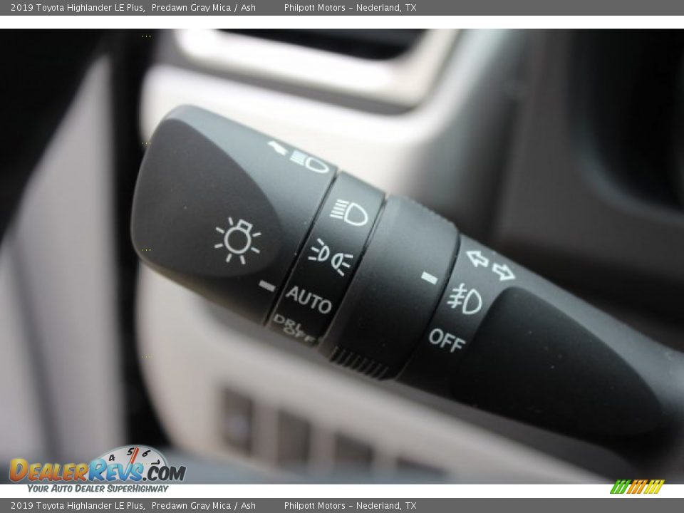 2019 Toyota Highlander LE Plus Predawn Gray Mica / Ash Photo #21