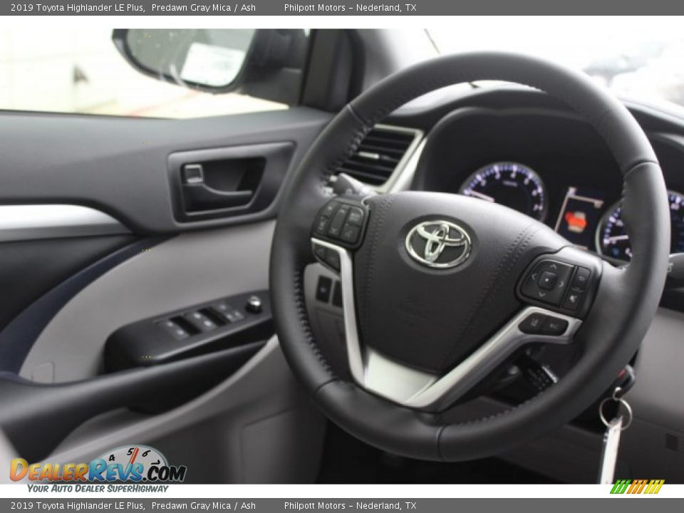 2019 Toyota Highlander LE Plus Predawn Gray Mica / Ash Photo #27