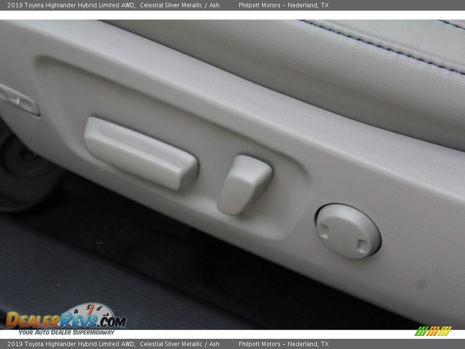 2019 Toyota Highlander Hybrid Limited AWD Celestial Silver Metallic / Ash Photo #12