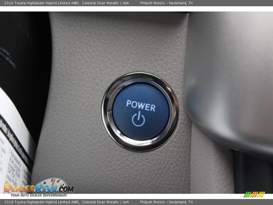 2019 Toyota Highlander Hybrid Limited AWD Celestial Silver Metallic / Ash Photo #17