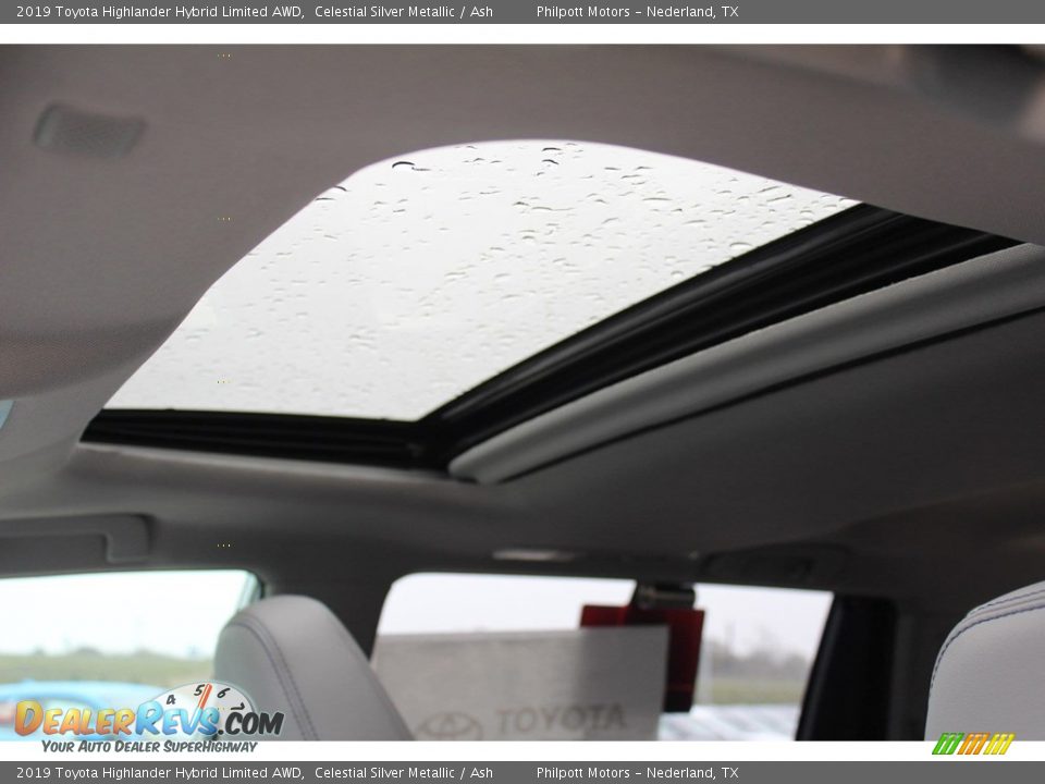 2019 Toyota Highlander Hybrid Limited AWD Celestial Silver Metallic / Ash Photo #28