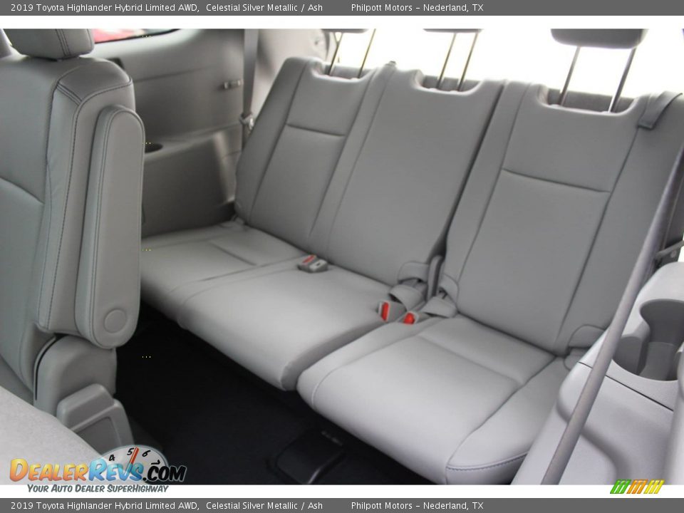 2019 Toyota Highlander Hybrid Limited AWD Celestial Silver Metallic / Ash Photo #35