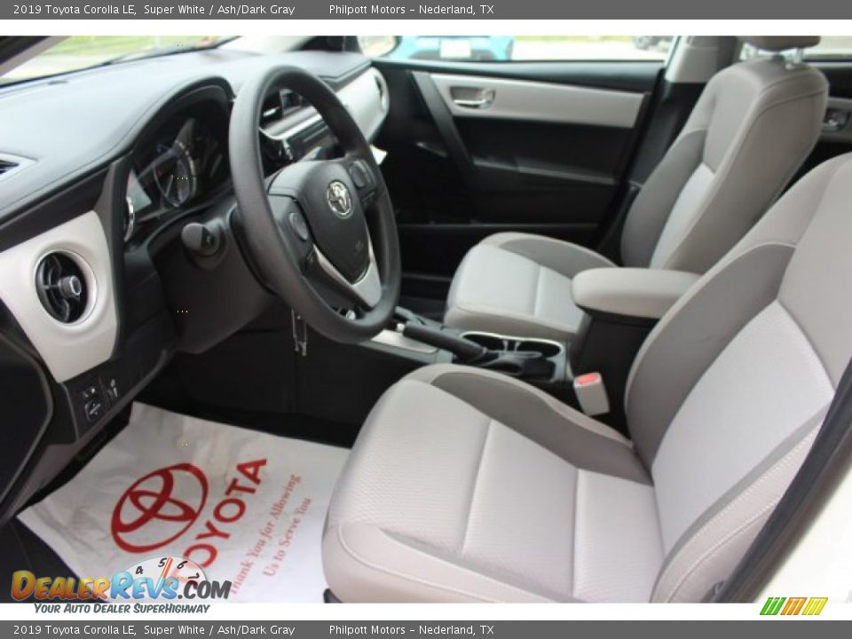 2019 Toyota Corolla LE Super White / Ash/Dark Gray Photo #11