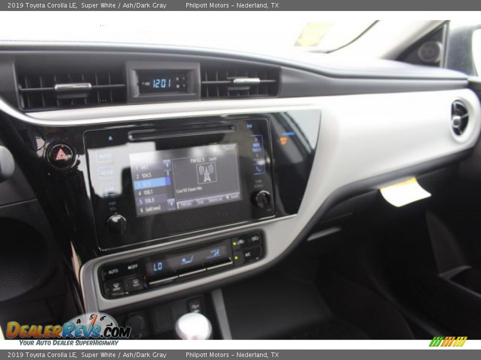 2019 Toyota Corolla LE Super White / Ash/Dark Gray Photo #12