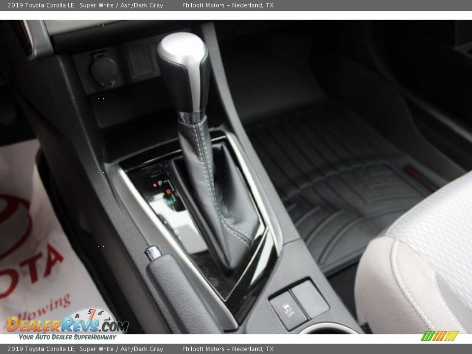 2019 Toyota Corolla LE Super White / Ash/Dark Gray Photo #13