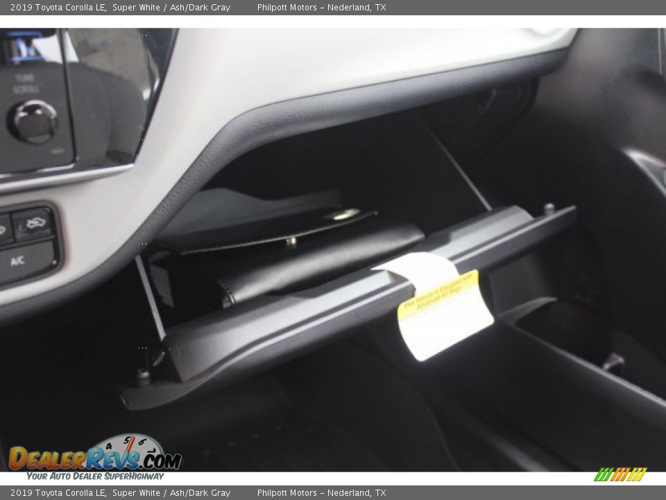 2019 Toyota Corolla LE Super White / Ash/Dark Gray Photo #17