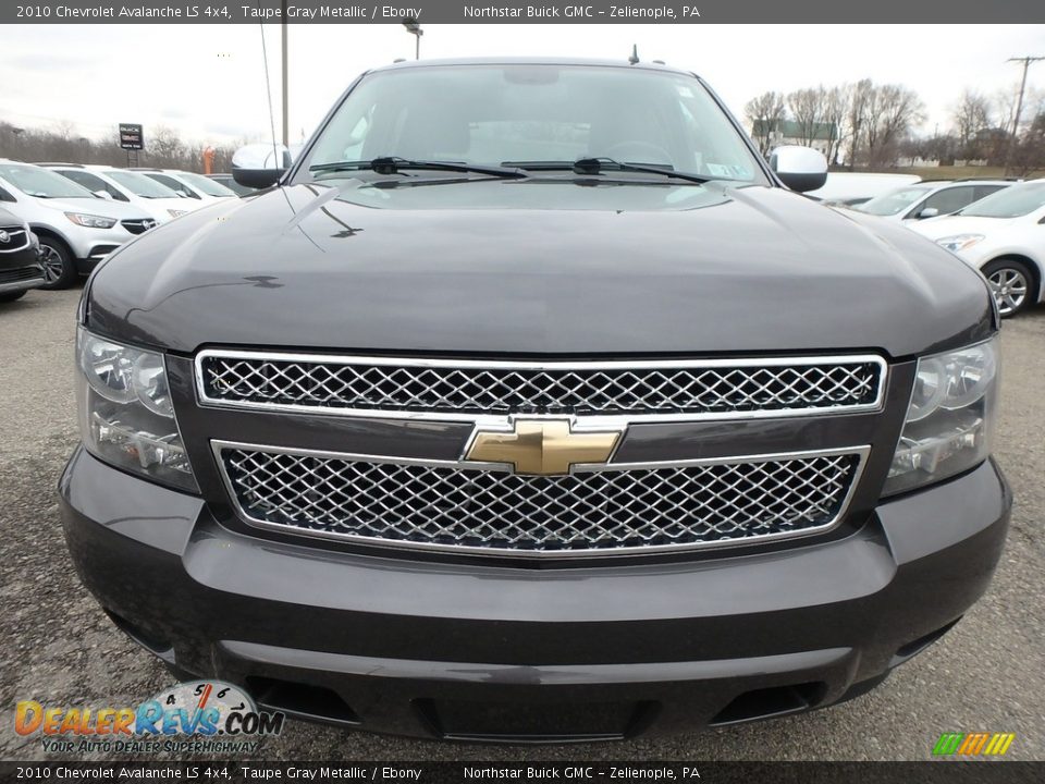 2010 Chevrolet Avalanche LS 4x4 Taupe Gray Metallic / Ebony Photo #3