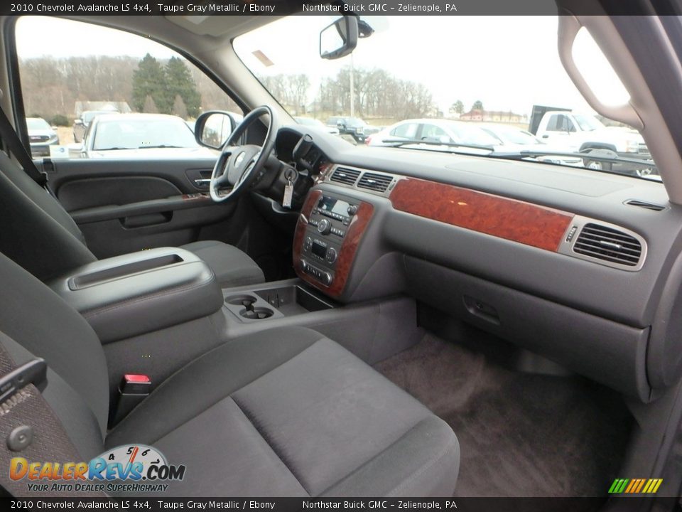 2010 Chevrolet Avalanche LS 4x4 Taupe Gray Metallic / Ebony Photo #6