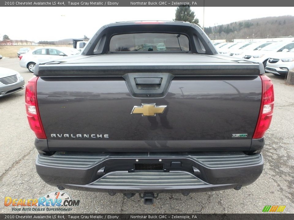 2010 Chevrolet Avalanche LS 4x4 Taupe Gray Metallic / Ebony Photo #10