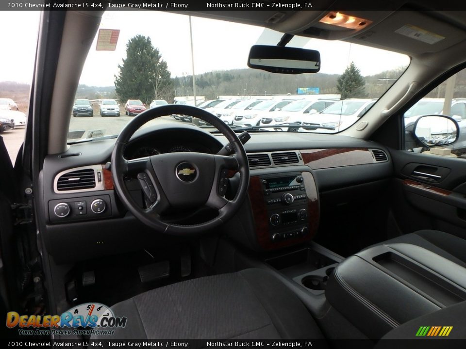 2010 Chevrolet Avalanche LS 4x4 Taupe Gray Metallic / Ebony Photo #18