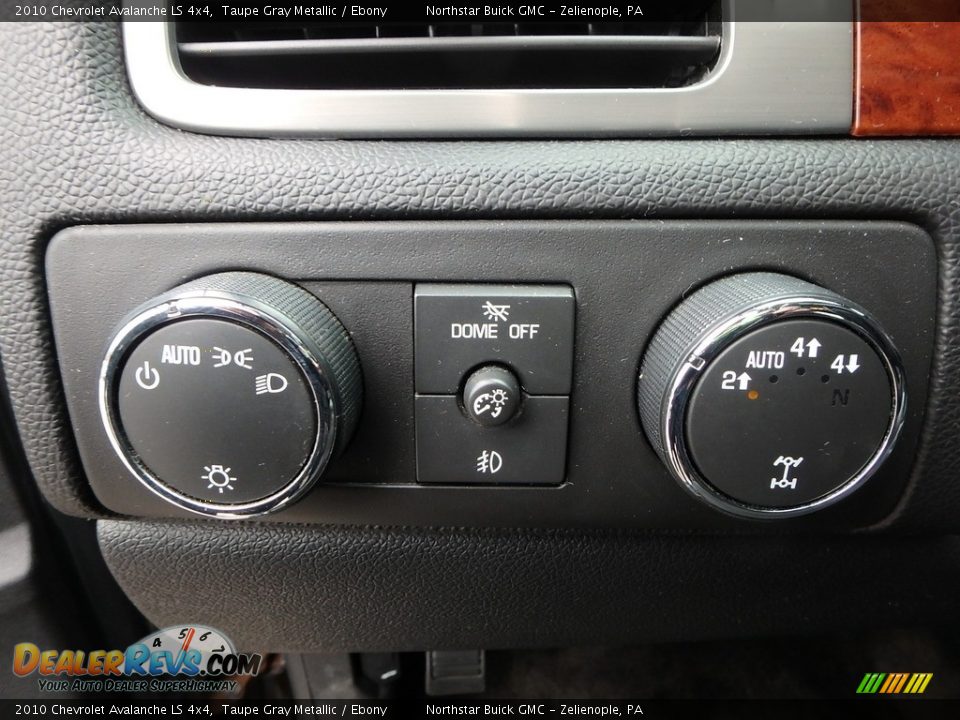 2010 Chevrolet Avalanche LS 4x4 Taupe Gray Metallic / Ebony Photo #23