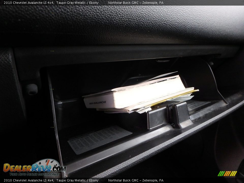 2010 Chevrolet Avalanche LS 4x4 Taupe Gray Metallic / Ebony Photo #25