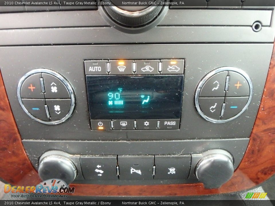 2010 Chevrolet Avalanche LS 4x4 Taupe Gray Metallic / Ebony Photo #26