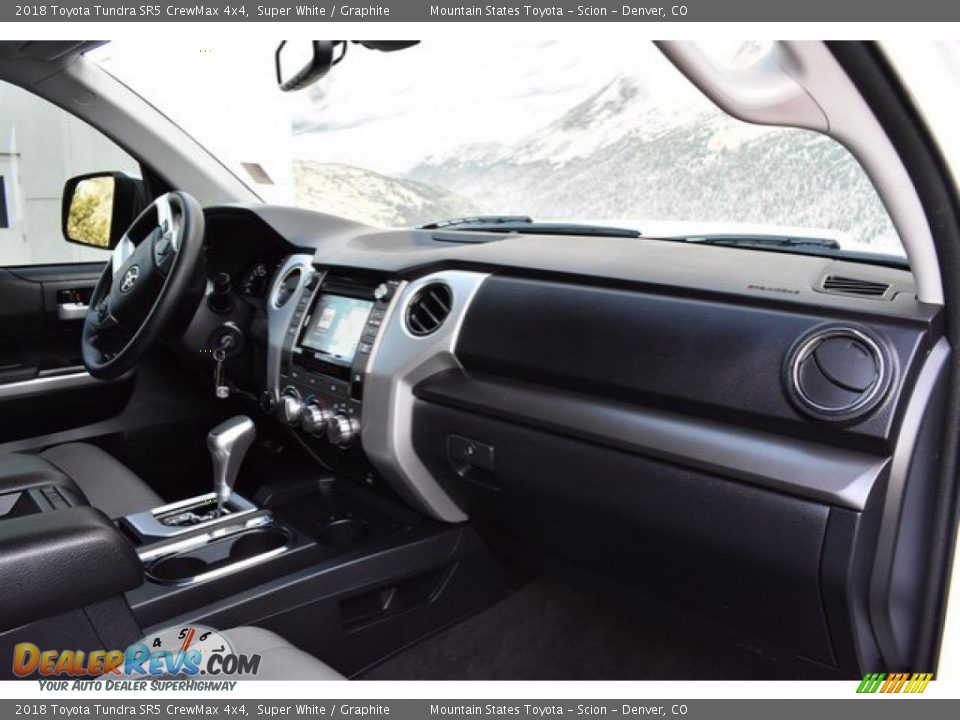 2018 Toyota Tundra SR5 CrewMax 4x4 Super White / Graphite Photo #15