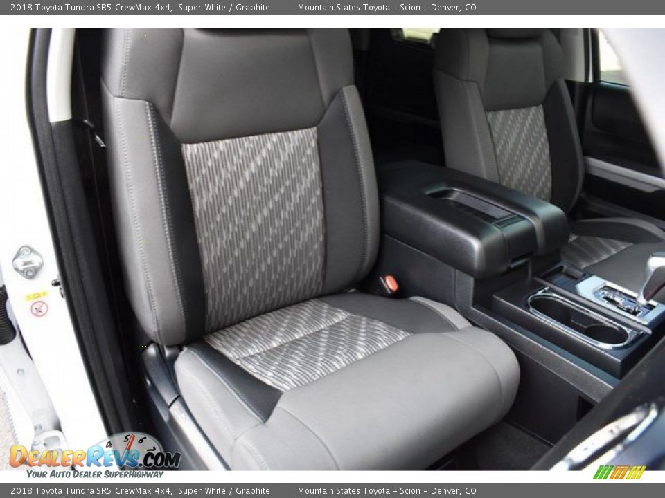 2018 Toyota Tundra SR5 CrewMax 4x4 Super White / Graphite Photo #18