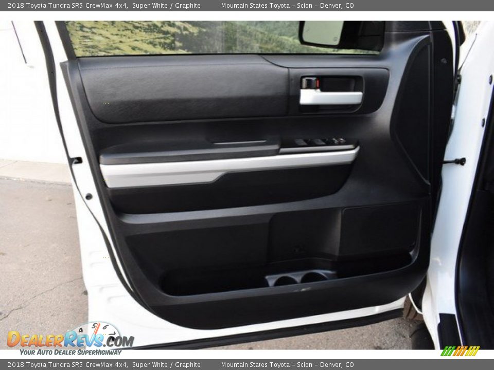 2018 Toyota Tundra SR5 CrewMax 4x4 Super White / Graphite Photo #24