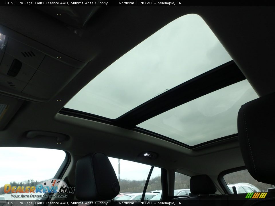 2019 Buick Regal TourX Essence AWD Summit White / Ebony Photo #20